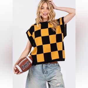 326. Checkered Sweater Vest Black And Yellow